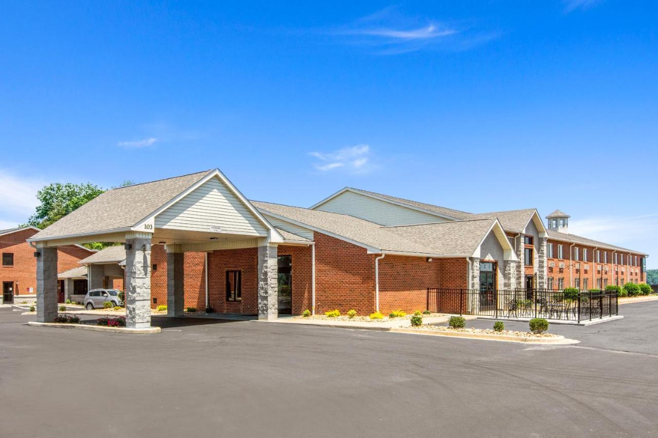 Clarion Pointe On The Lake Clarksville-South Hill West Extérieur photo
