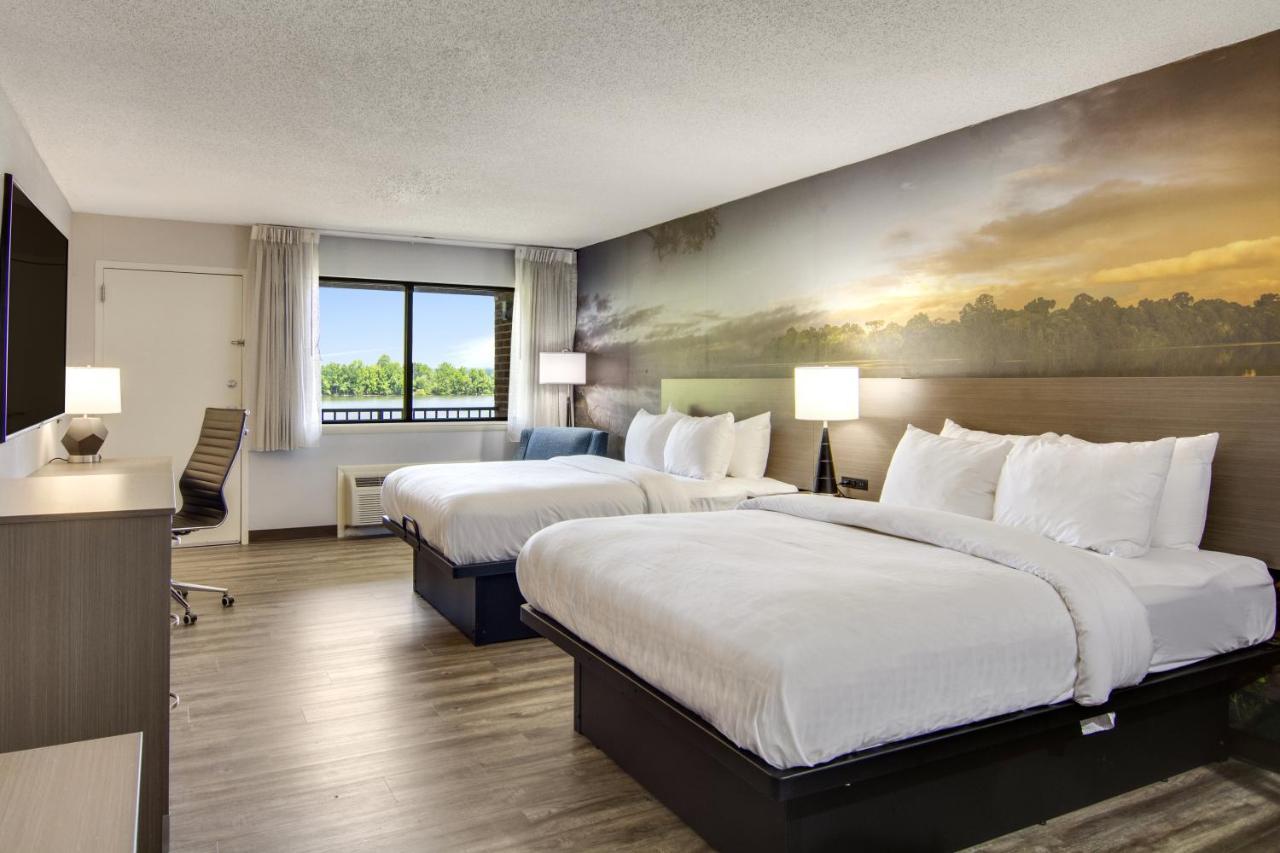 Clarion Pointe On The Lake Clarksville-South Hill West Extérieur photo