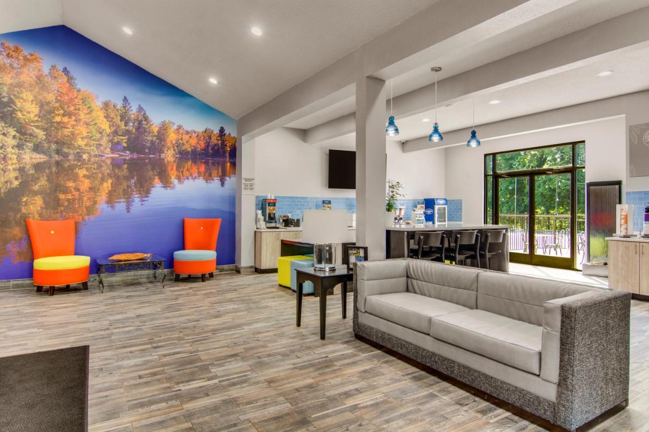 Clarion Pointe On The Lake Clarksville-South Hill West Extérieur photo