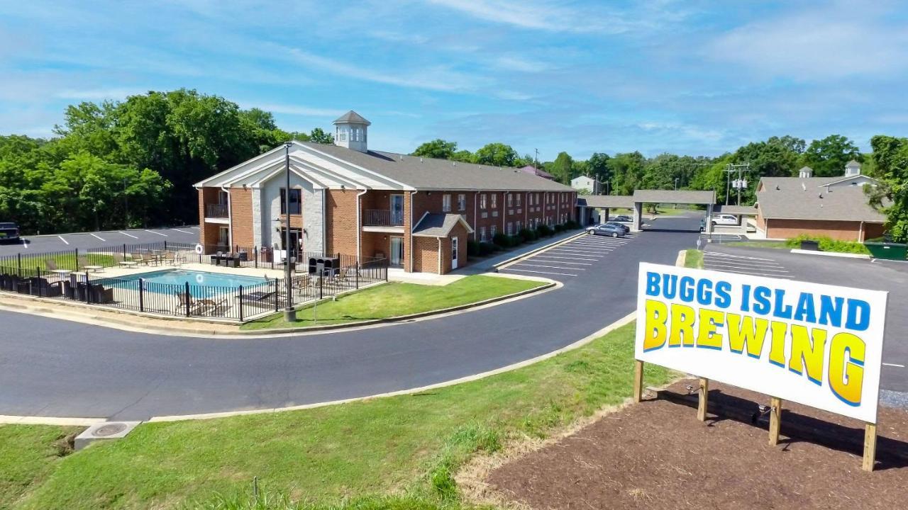 Clarion Pointe On The Lake Clarksville-South Hill West Extérieur photo