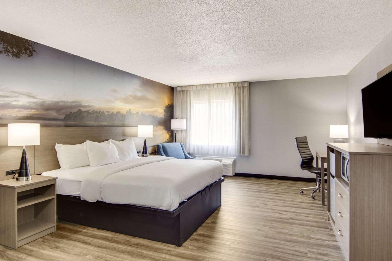 Clarion Pointe On The Lake Clarksville-South Hill West Extérieur photo
