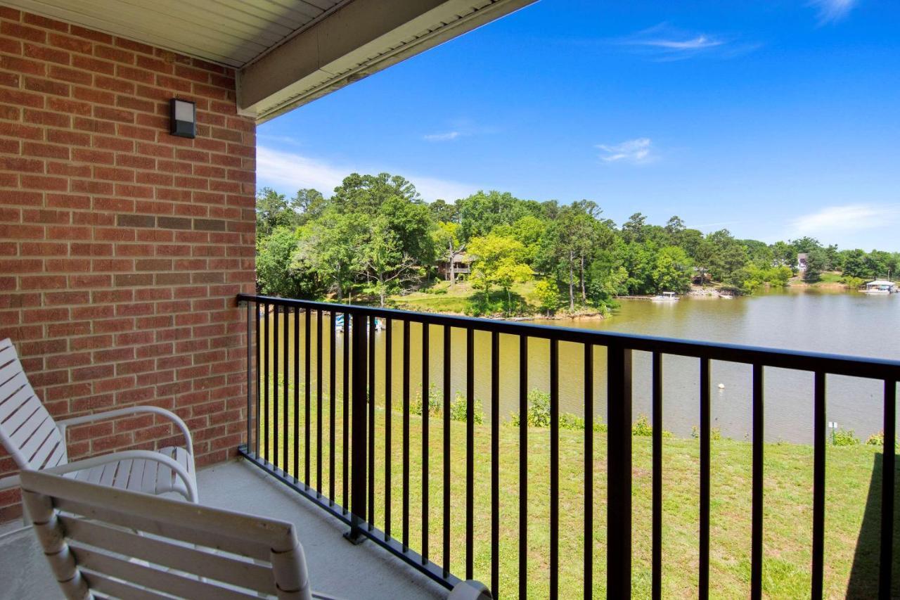 Clarion Pointe On The Lake Clarksville-South Hill West Extérieur photo