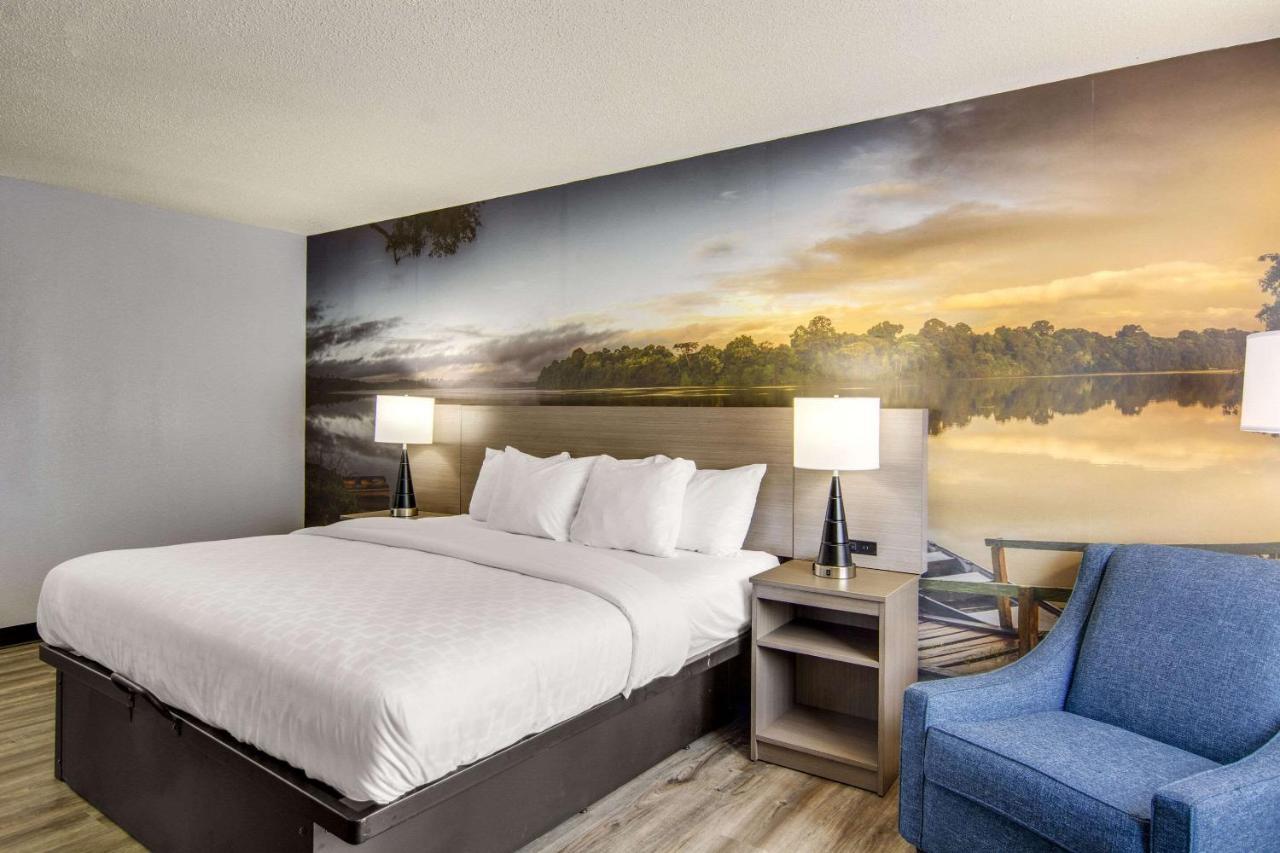 Clarion Pointe On The Lake Clarksville-South Hill West Extérieur photo