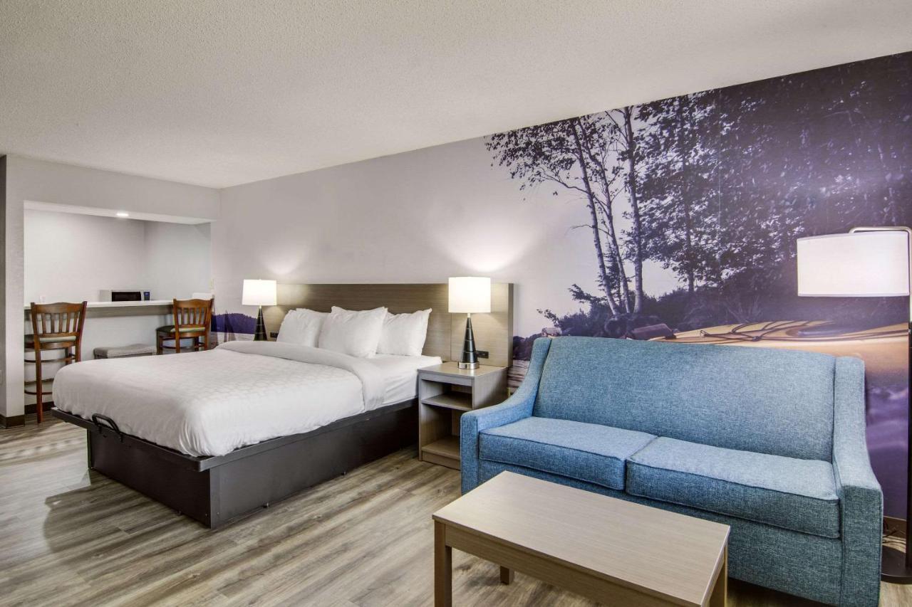 Clarion Pointe On The Lake Clarksville-South Hill West Extérieur photo